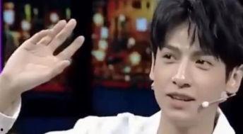 娱乐吃瓜君罗云熙,从“润玉”到“吃瓜君”,娱乐圈的蜕变与成长 第2张 娱乐吃瓜君罗云熙,从“润玉”到“吃瓜君”,娱乐圈的蜕变与成长 第2张